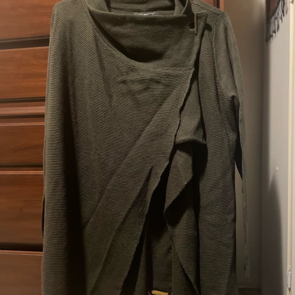 Tahari Olive cape